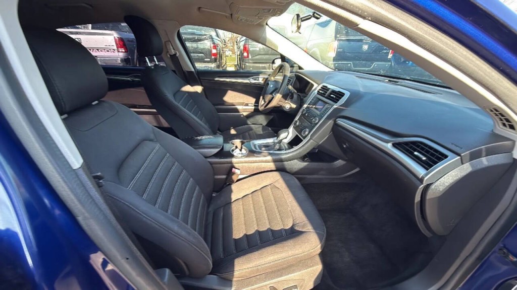 2015 Ford Fusion Image 17