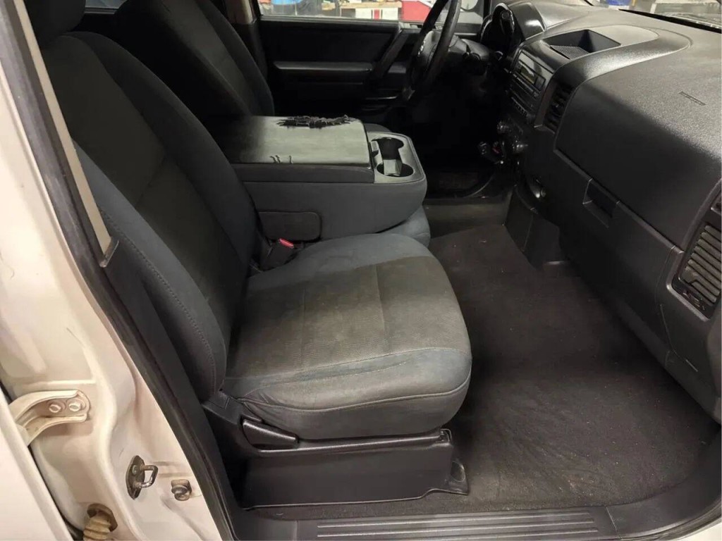 2008 Nissan Titan Image 10