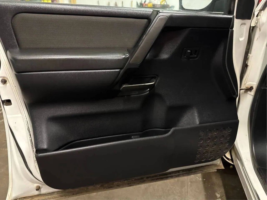 2008 Nissan Titan Image 12