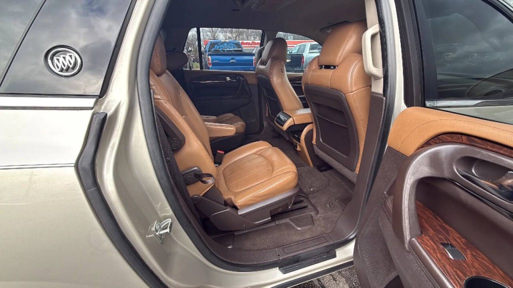 2015 Buick Enclave Image 16
