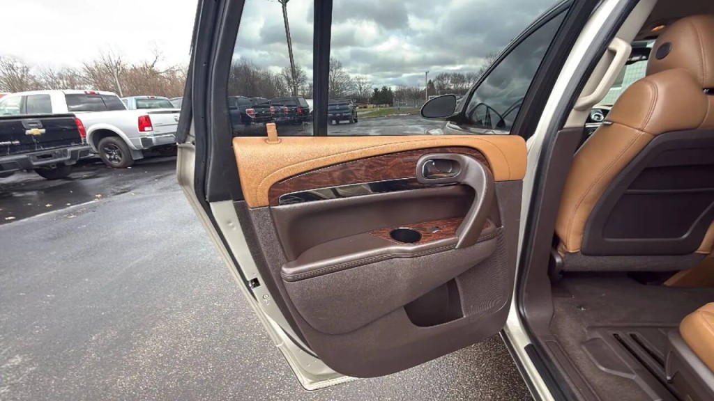 2015 Buick Enclave Image 11