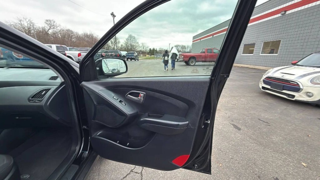 2014 Hyundai Tucson Image 16