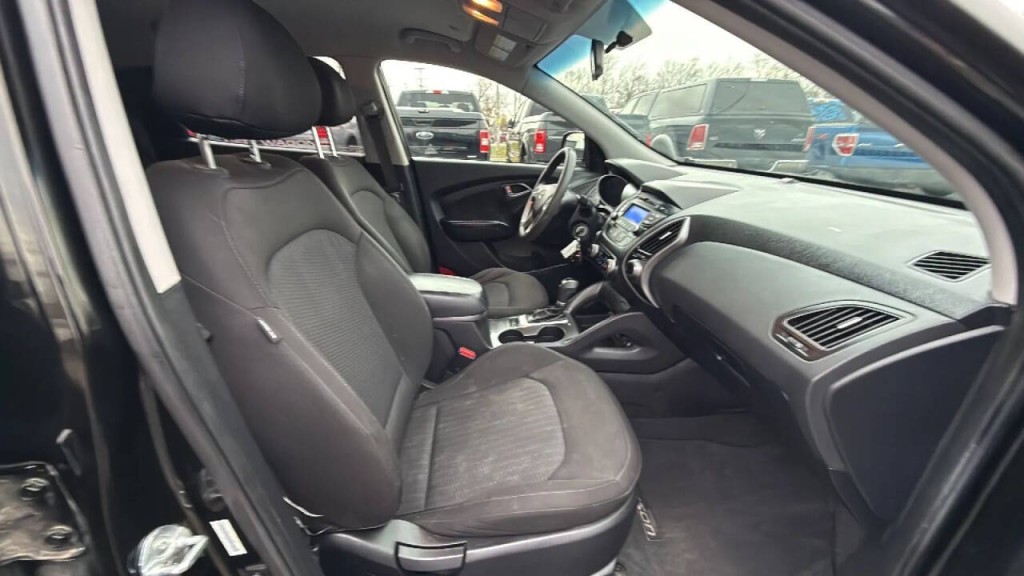 2014 Hyundai Tucson Image 17