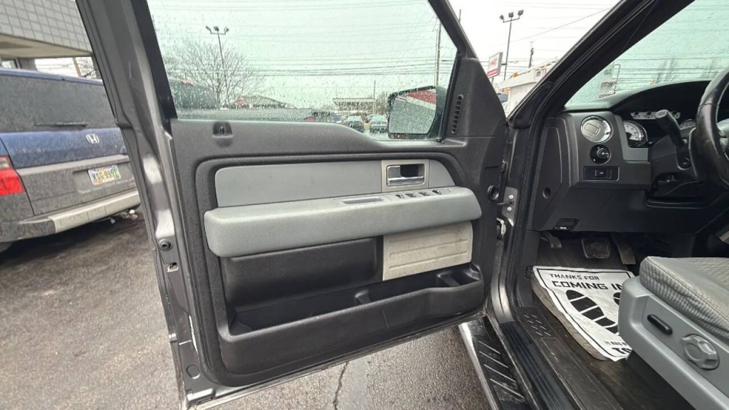 2011 Ford F-150 Image 9