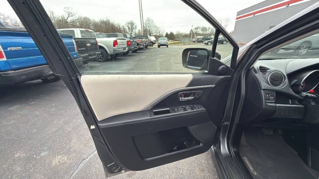 2012 Mazda Mazda5 Image 9