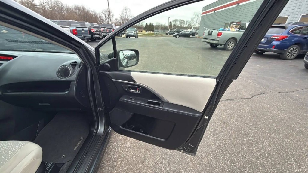 2012 Mazda Mazda5 Image 15