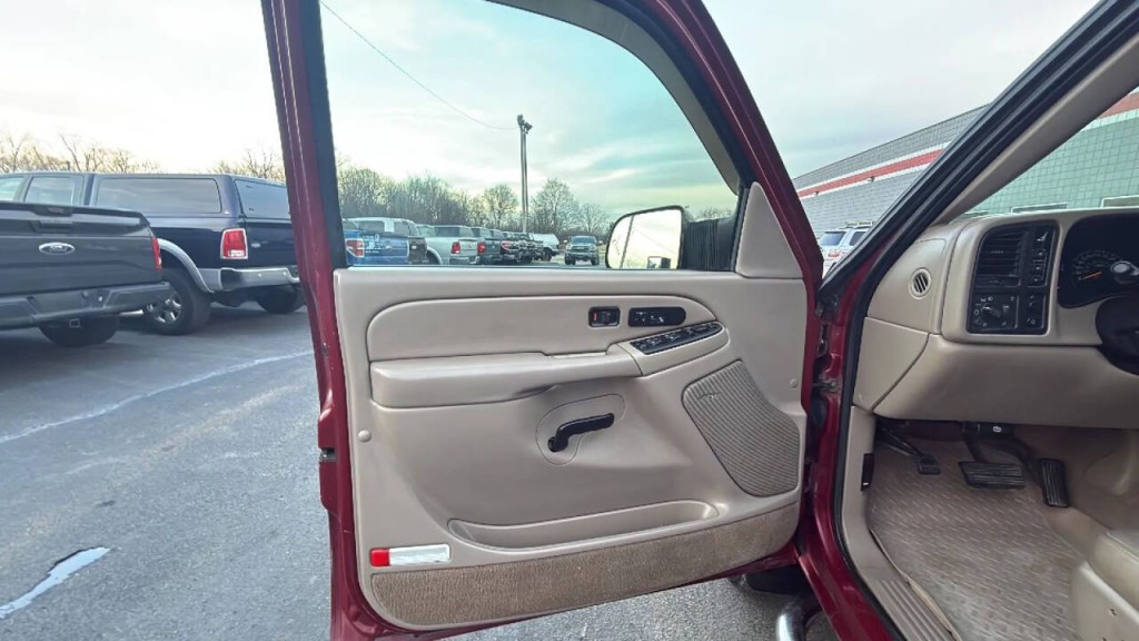 2004 Chevrolet Silverado 1500 Image 9