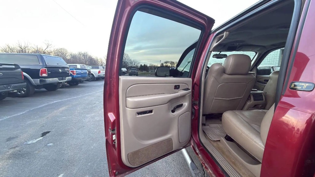 2004 Chevrolet Silverado 1500 Image 11