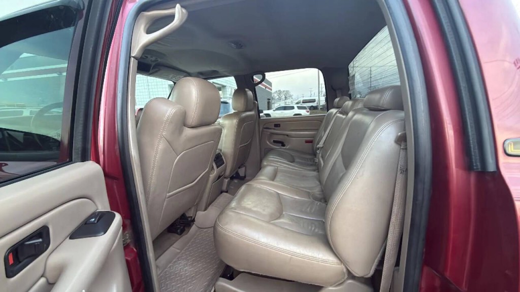 2004 Chevrolet Silverado 1500 Image 12