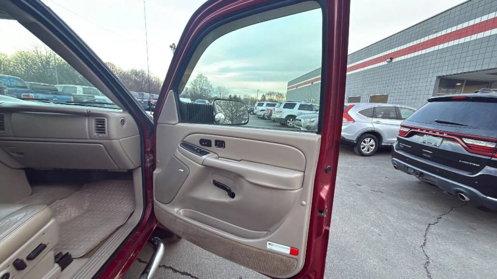 2004 Chevrolet Silverado 1500 Image 16