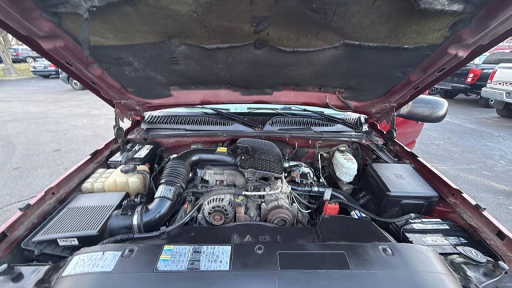 2004 Chevrolet Silverado 1500 Image 18