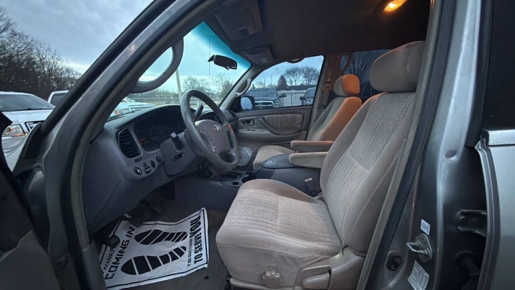 2004 Toyota Tundra Image 10