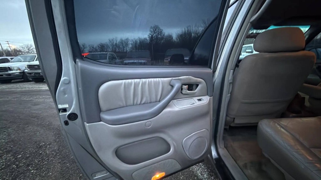2004 Toyota Tundra Image 11