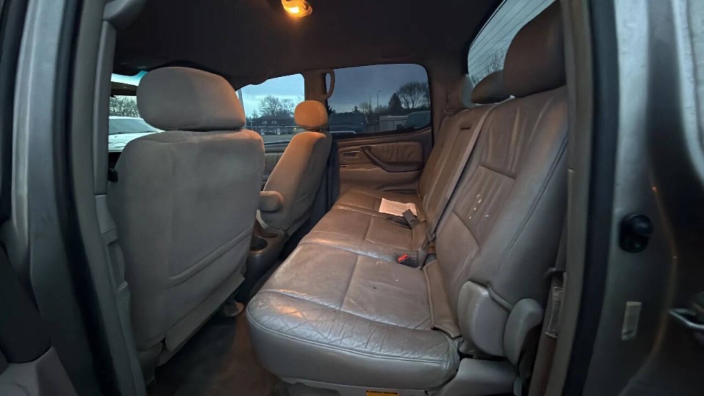 2004 Toyota Tundra Image 12