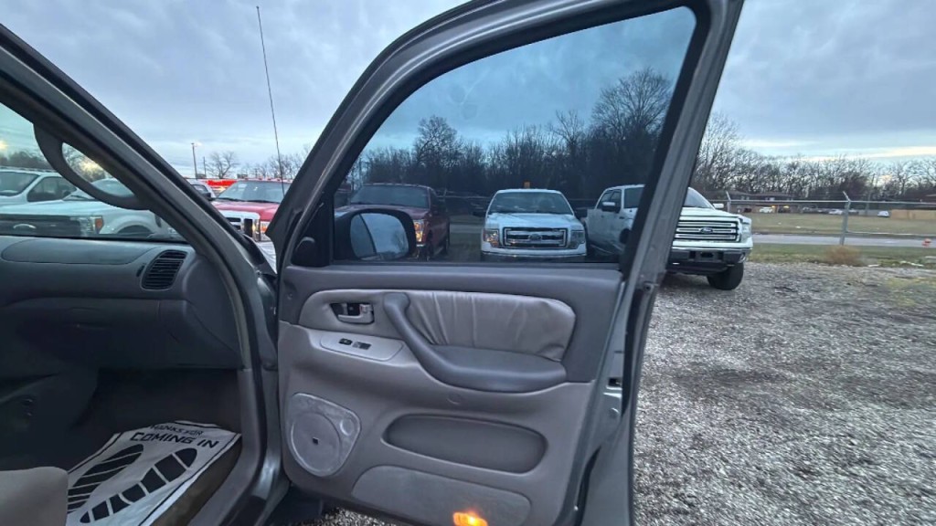 2004 Toyota Tundra Image 15