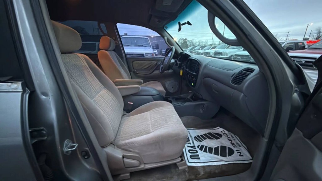 2004 Toyota Tundra Image 16