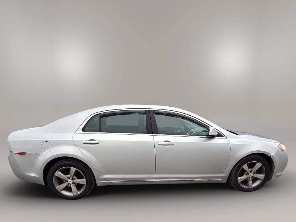2011 Chevrolet Malibu Image 6