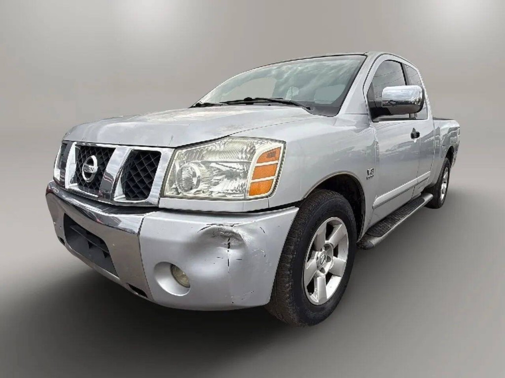 2004 Nissan Titan Image 1
