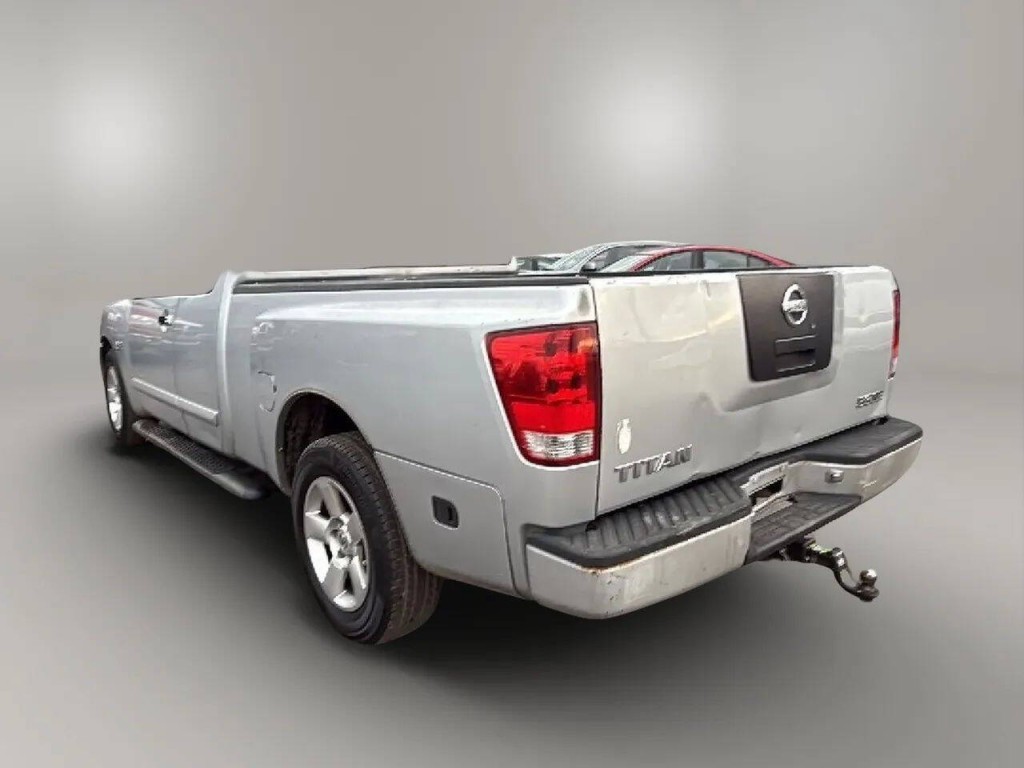2004 Nissan Titan Image 3