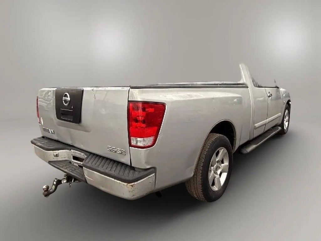 2004 Nissan Titan Image 5