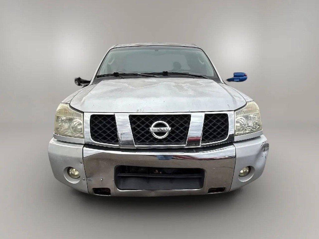 2004 Nissan Titan Image 8