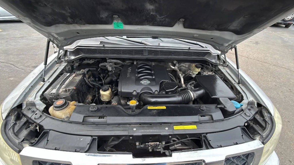 2004 Nissan Titan Image 18