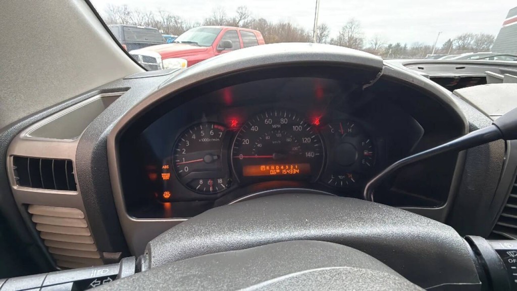 2004 Nissan Titan Image 19