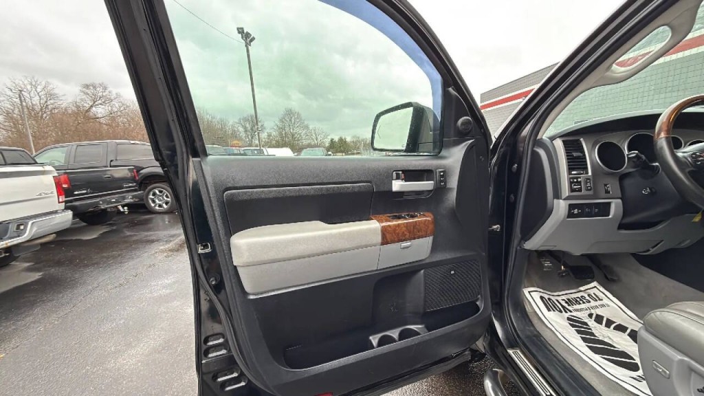 2011 Toyota Tundra Image 9