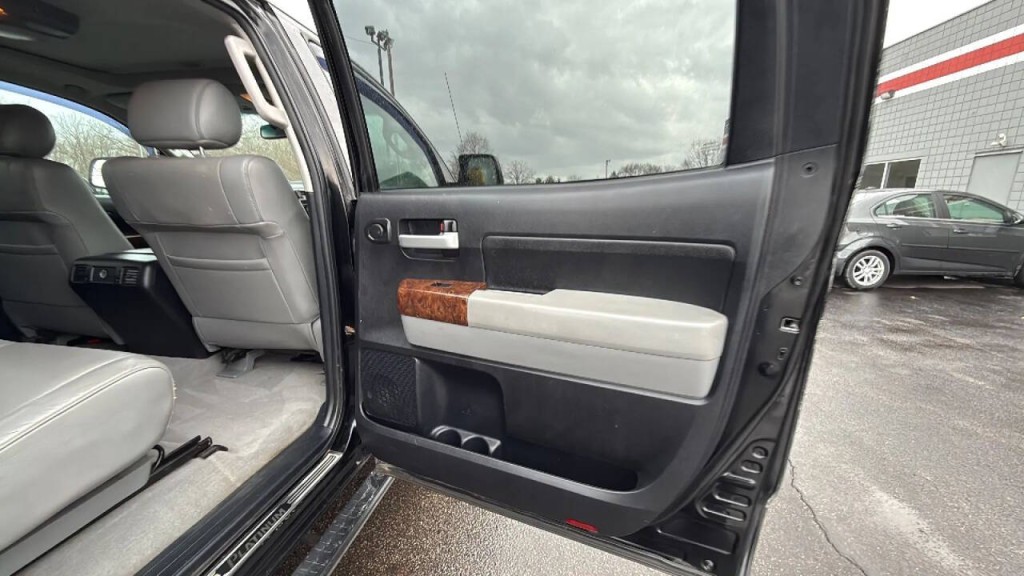 2011 Toyota Tundra Image 13