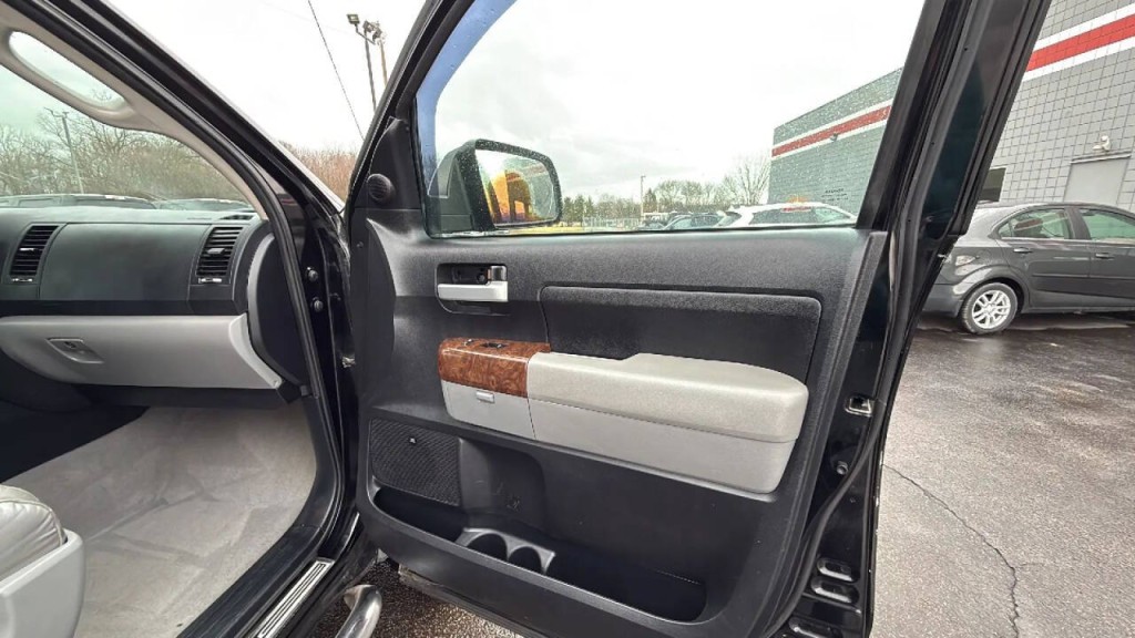 2011 Toyota Tundra Image 15