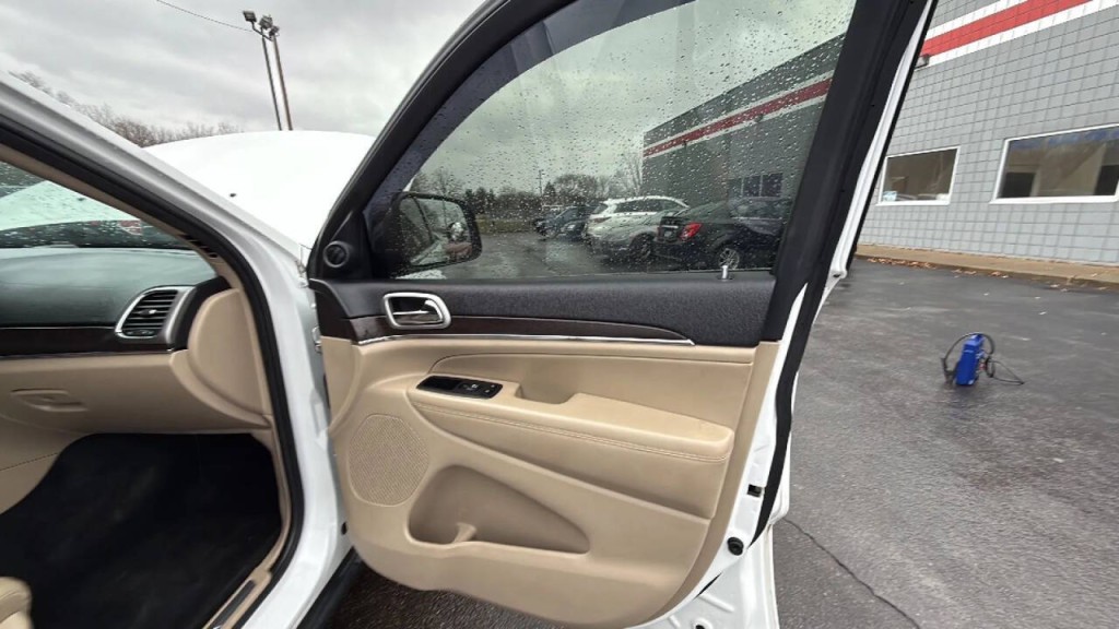 2018 Jeep Grand Cherokee Image 16