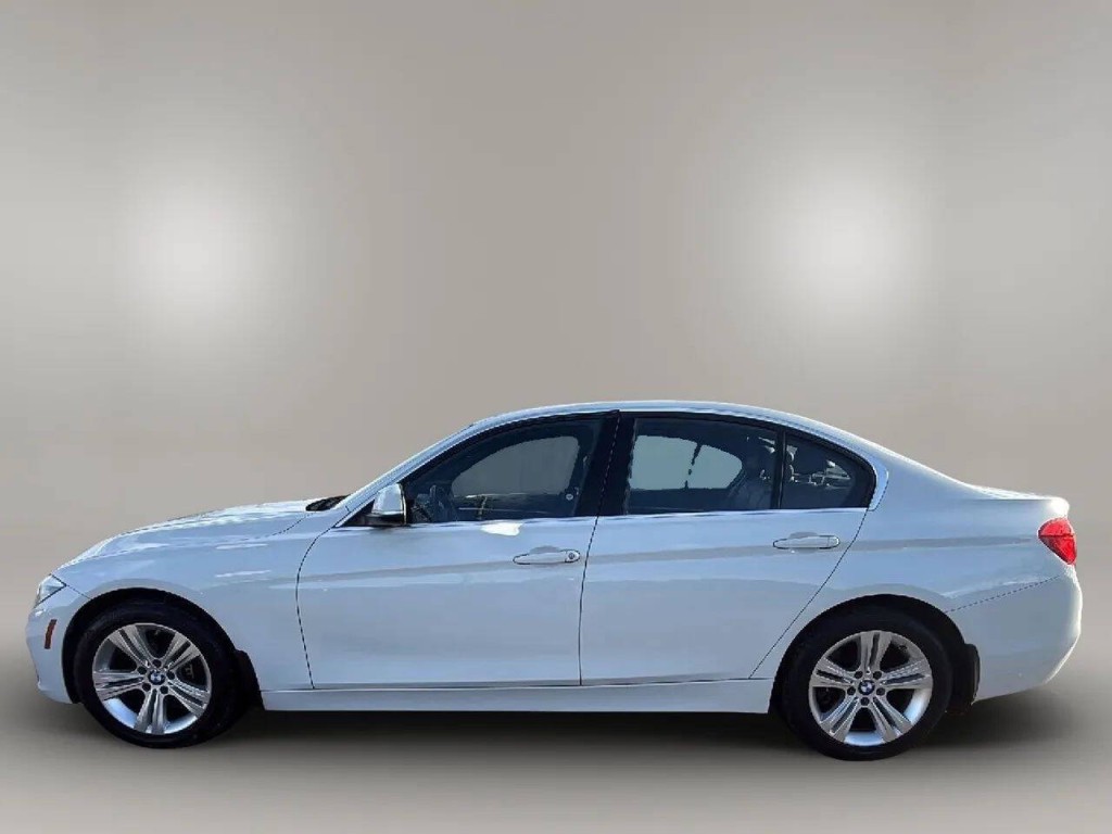 2017 BMW 3 Series Image 2