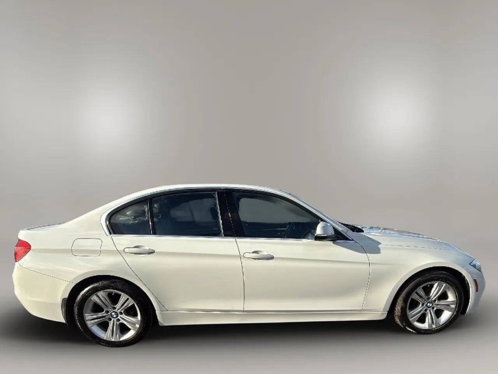 2017 BMW 3 Series Image 6