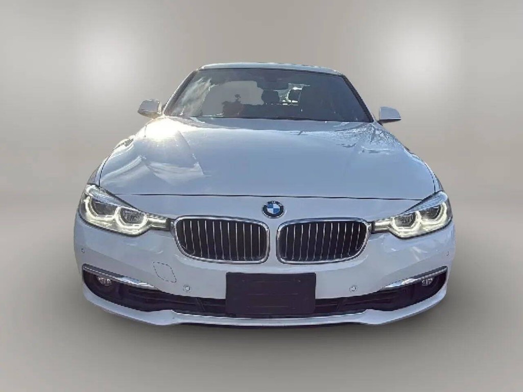 2017 BMW 3 Series Image 8