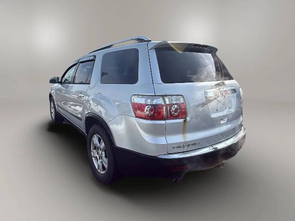 2009 GMC Acadia Image 3