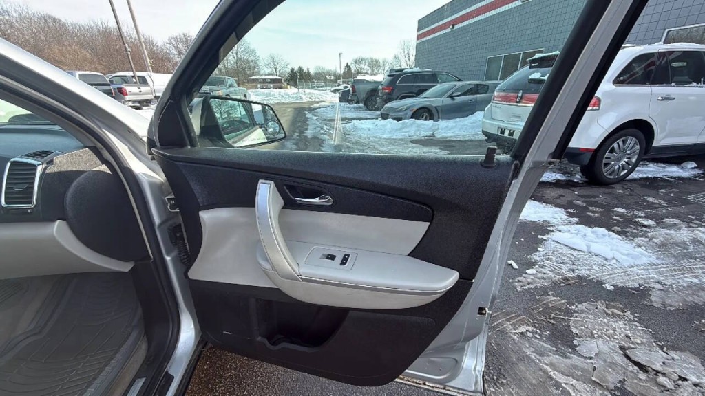 2009 GMC Acadia Image 17