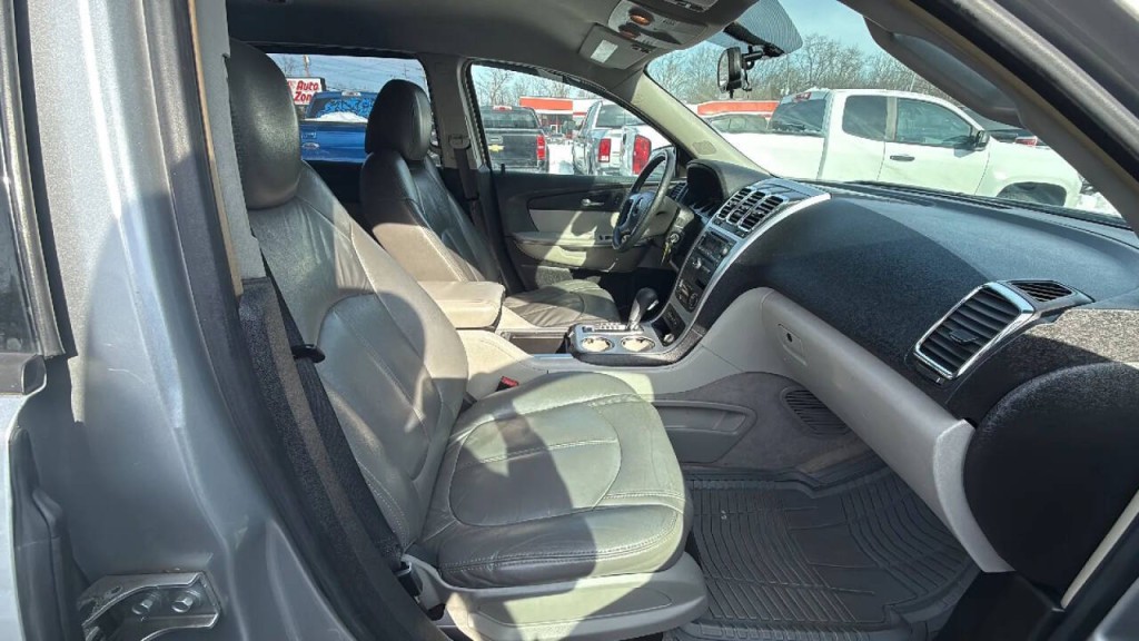 2009 GMC Acadia Image 18