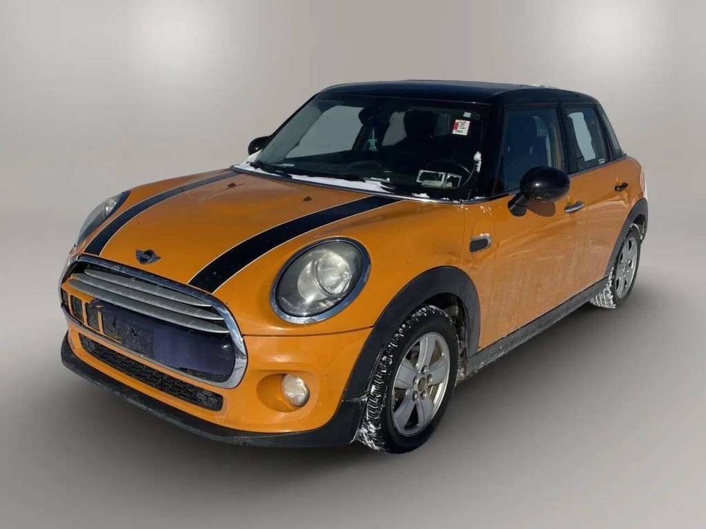 2015 MINI Cooper Image 1
