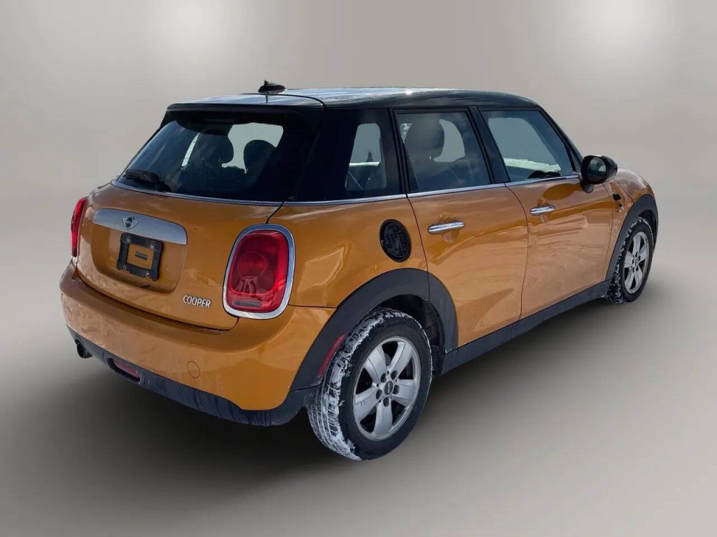 2015 MINI Cooper Image 4