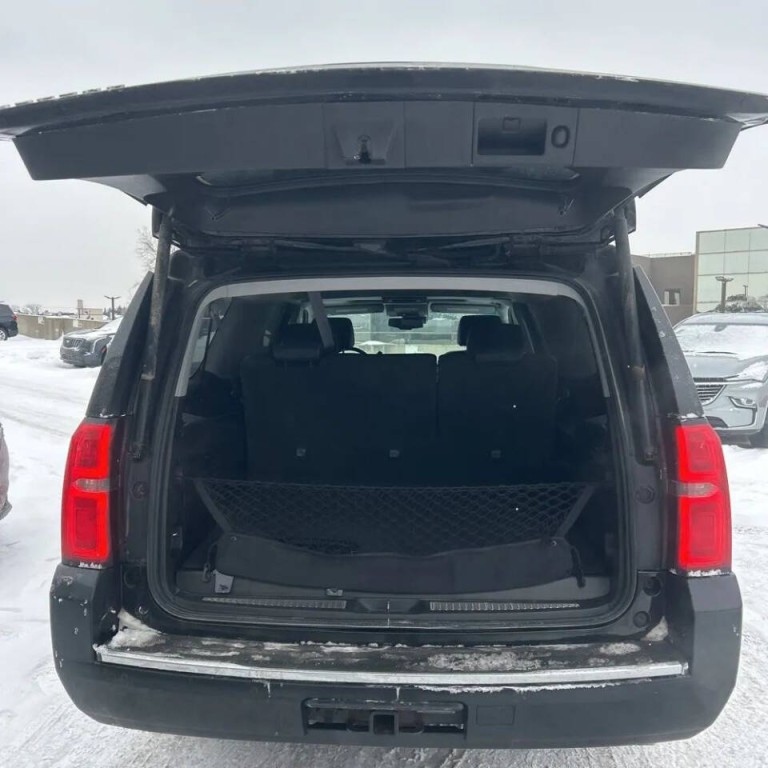 2015 Chevrolet Suburban Image 9