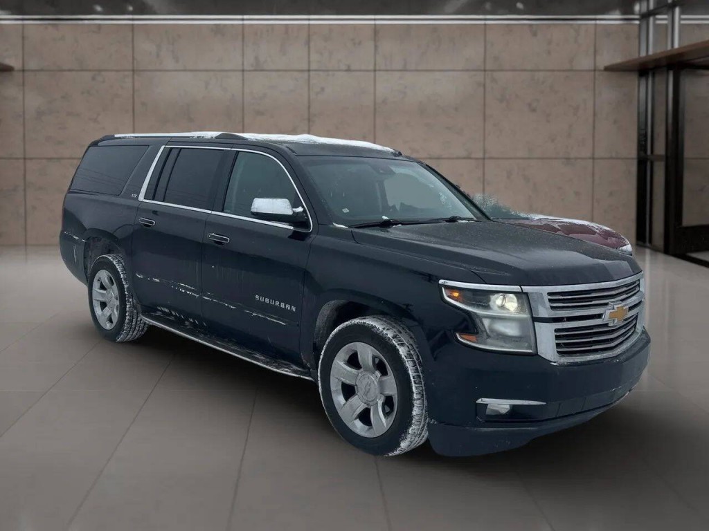 2015 Chevrolet Suburban Image 10