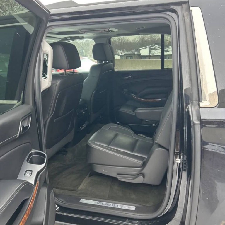 2015 Chevrolet Suburban Image 13