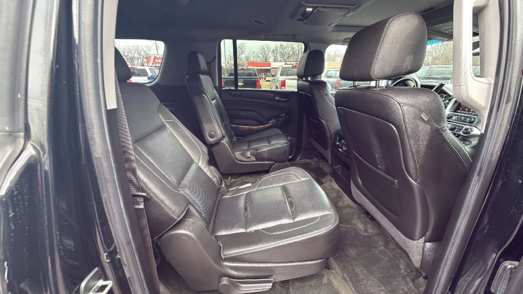 2015 Chevrolet Suburban Image 16