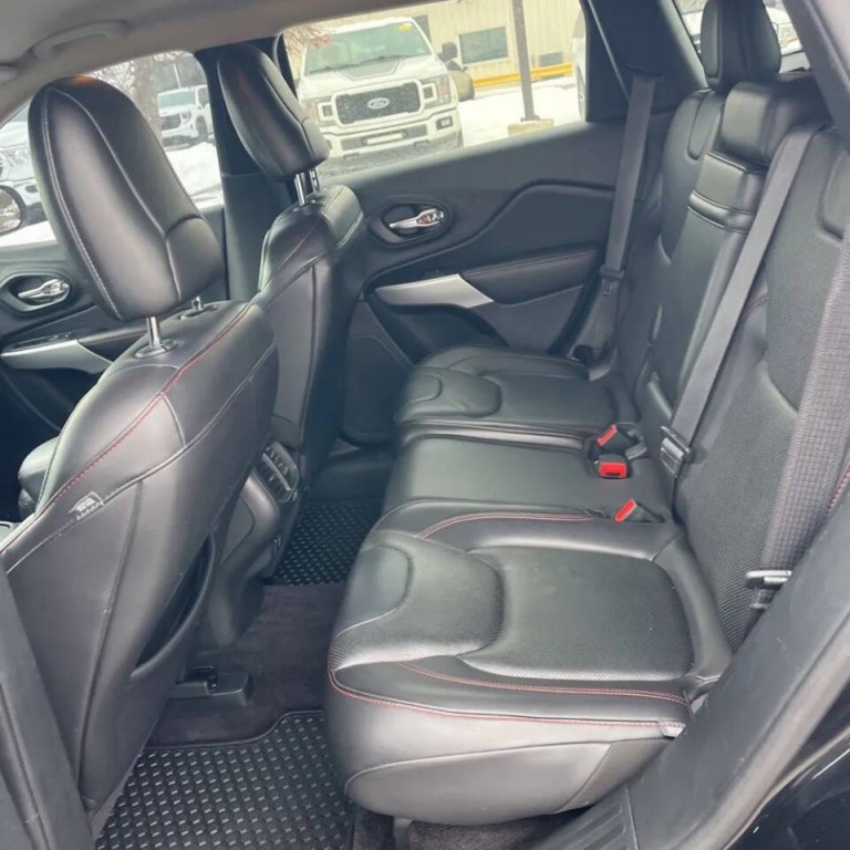 2017 Jeep Cherokee Image 8