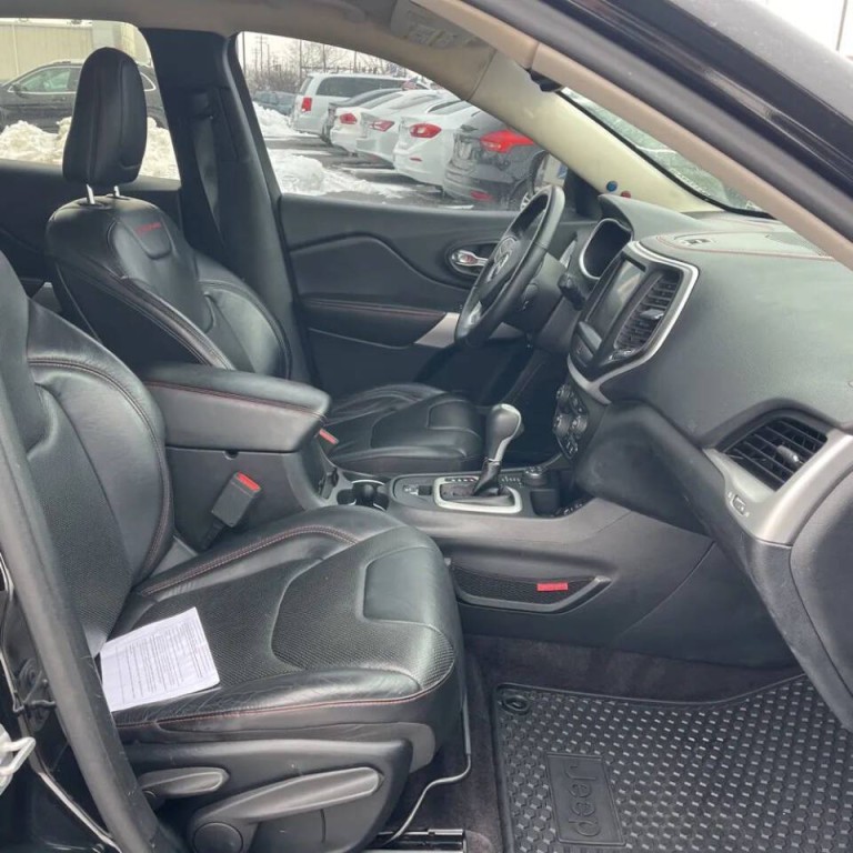 2017 Jeep Cherokee Image 11