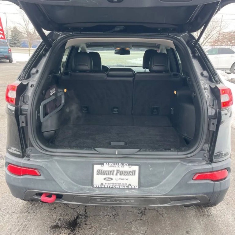 2017 Jeep Cherokee Image 12