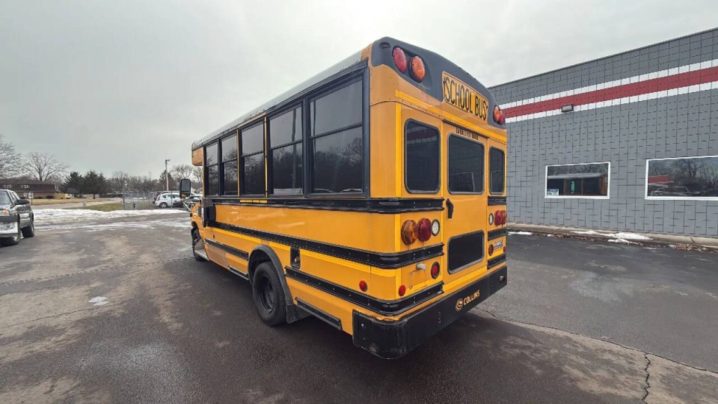 2016 Ford E-Series Image 3