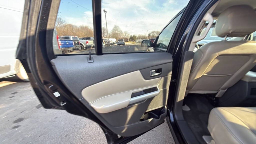 2013 Ford Edge Image 12