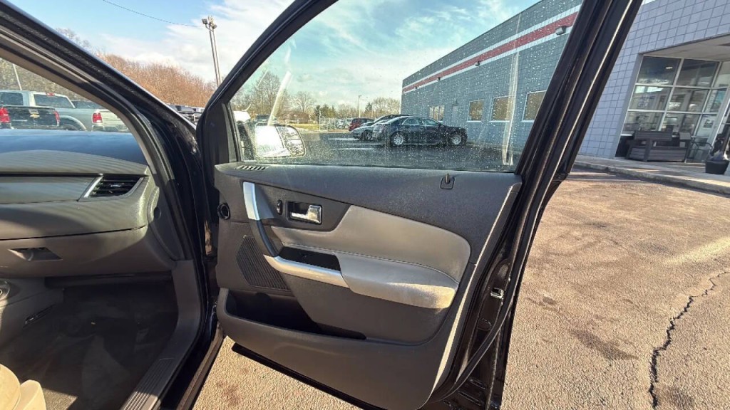 2013 Ford Edge Image 17