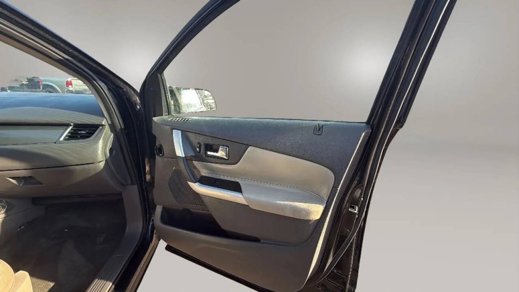 2013 Ford Edge Image 17